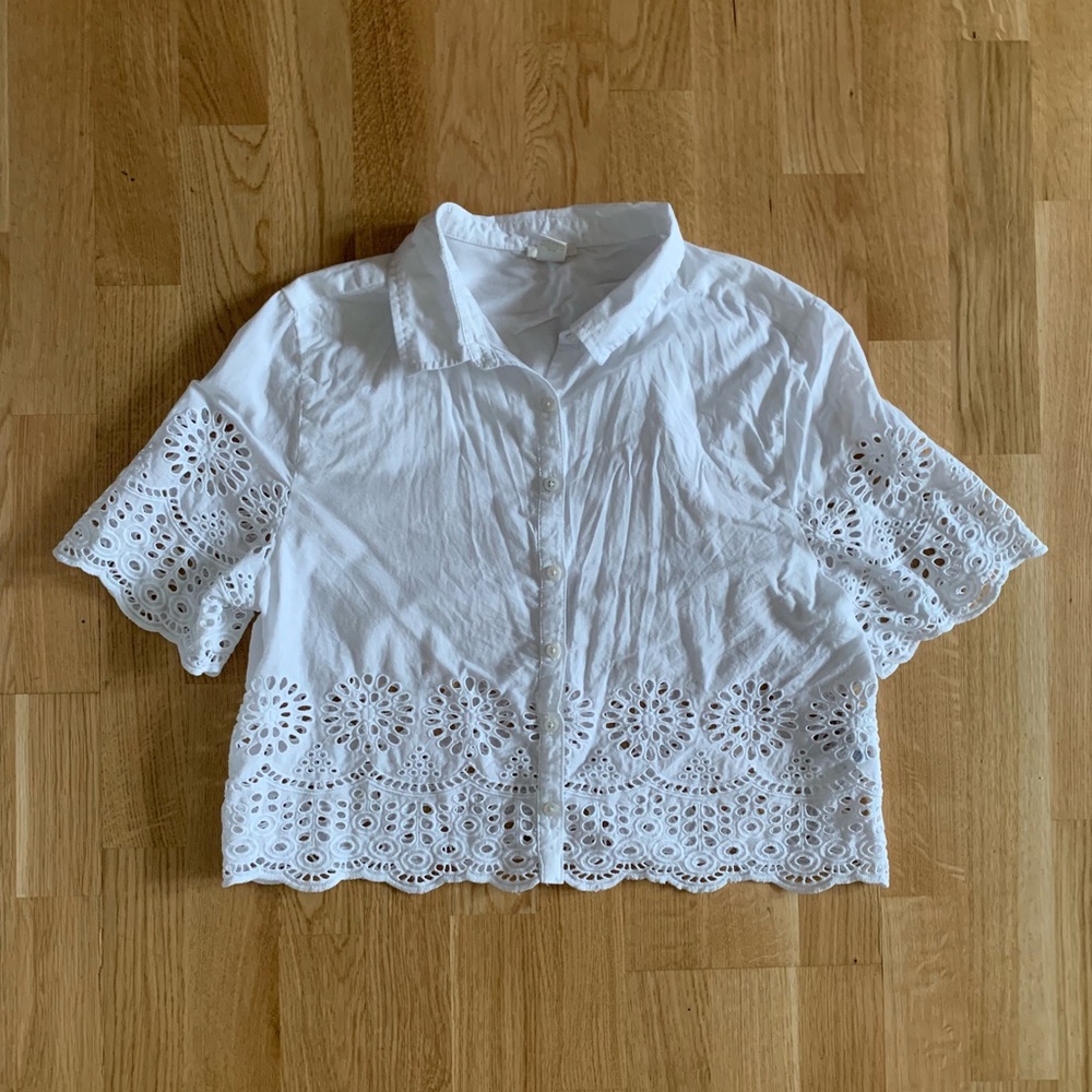 Forever 21 White Eyelet Short Sleeve Cropped Top